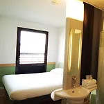 מלון Ibis Budget Centre Gare 2*
