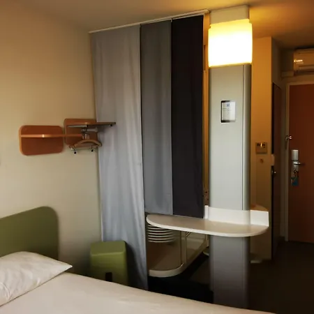Отель Ibis Budget Centre Gare Ним