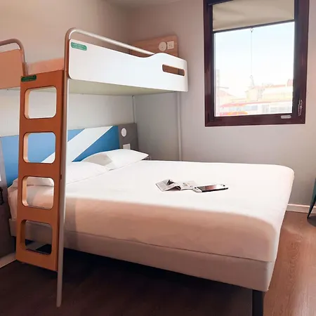Ibis Budget Centre Gare Отель Ним