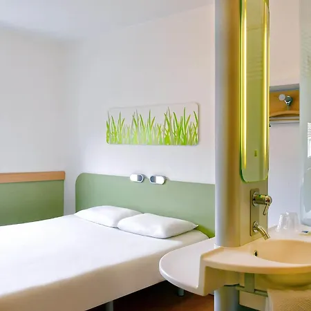 Ibis Budget Centre Gare Ним